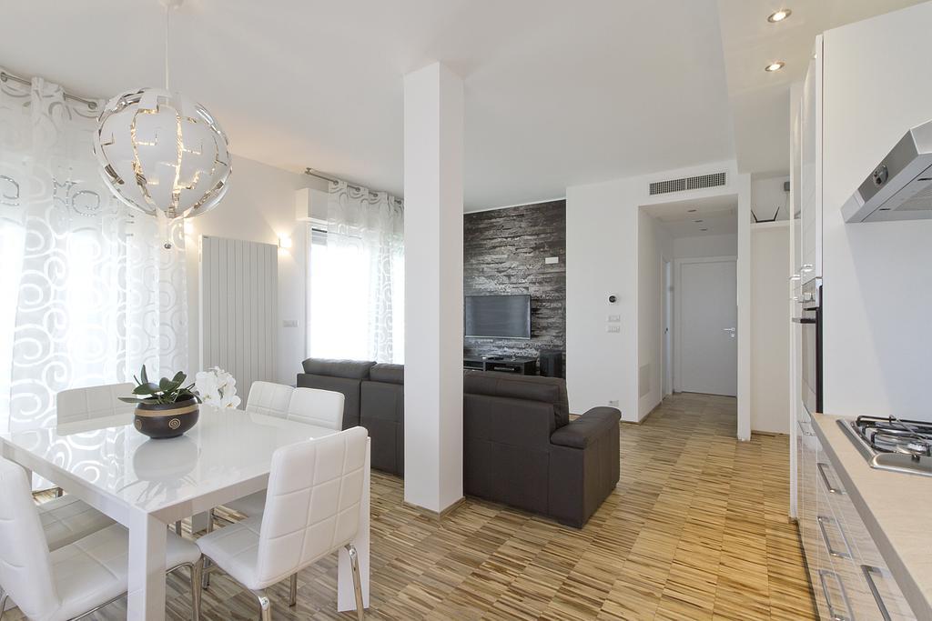 Апартаменти Attico Stema Luxury Мізано-Адріатіко Екстер'єр фото